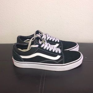 Black/white old skool Vans